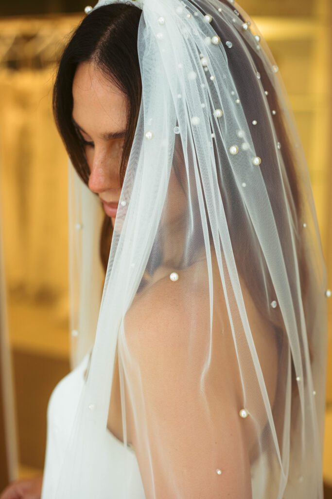 Cluster Pearl & Diamante Veil